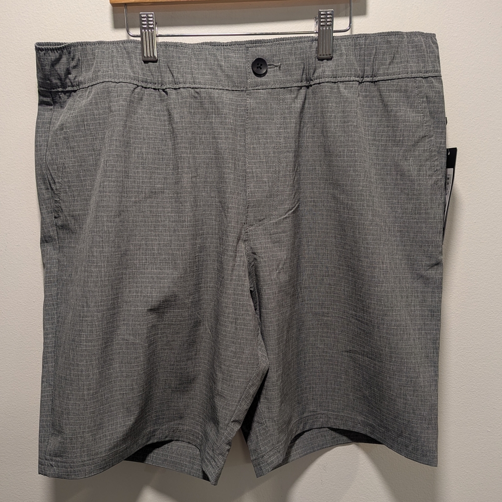NWT Oakley Mens Adventure Chino Shorts Great White Pinstripe Size 34 Summer
